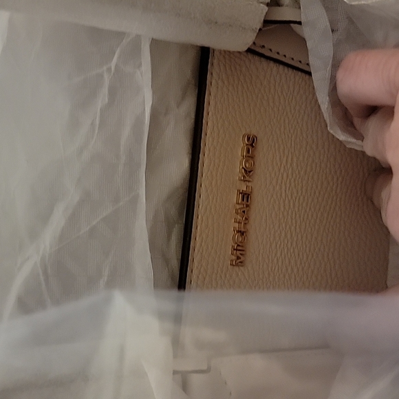 Michael Kors BRAND NEW 3-in-1 Tote - Picture 5 of 7